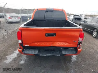 2017 Toyota Tacoma SR5 with VIN 5TFCZ5AN6HX121144, listed as a IAAI auction lot 41666728 with 85,176 mi miles. Bid and sale history available at carsss.com. Image 16.