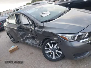 2023 Nissan Versa SV z VIN 3N1CN8EVXPL851661, wystawiony jako IAAI lot #41929200 z przebiegiem 52 370 mil mil oraz . Historia ofert i sprzedaży dostępna na DreamBid. Obrazek 6.