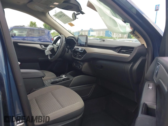 2020 Ford Escape SE z VIN 1FMCU0G64LUC77514, wystawiony jako IAAI lot #42198831 z przebiegiem 39 250 mil mil oraz . Historia ofert i sprzedaży dostępna na DreamBid. Obrazek 5.