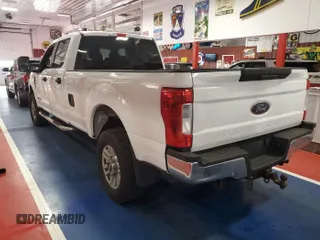 2017 Ford F-250 Lariat z VIN 1FT7W2BT0HEB48762, wystawiony jako IAAI lot #42575793 z przebiegiem 293 602 mil mil oraz . Historia ofert i sprzedaży dostępna na DreamBid. Obrazek 1.