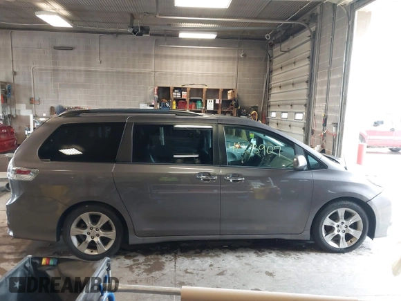 2013 Toyota Sienna SE с VIN 5TDXK3DC4DS355030, выставлен на аукционе IAAI как лот 42323907 с пробегом 190 836 миль миль и . История ставок и продаж доступна на DreamBid. Изображение 13.