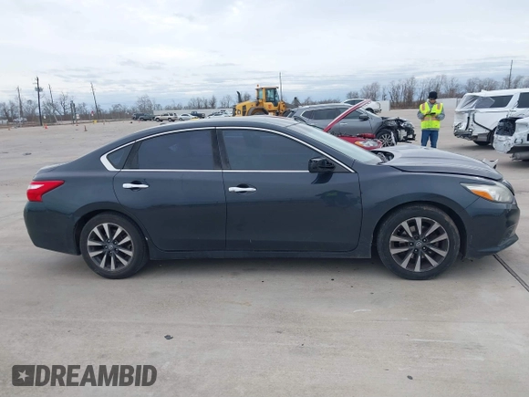 2017 Nissan Altima SV z VIN 1N4AL3AP8HC262812, wystawiony jako IAAI lot #41368404 z przebiegiem 190 734 mil mil oraz . Historia ofert i sprzedaży dostępna na DreamBid. Obrazek 13.