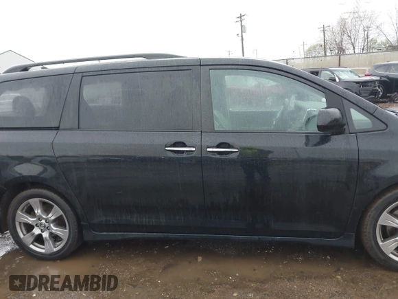 2018 Toyota Sienna SE with VIN 5TDXZ3DC5JS937838, listed as a IAAI auction lot 41964525 with 63,177 mi miles and . Bid and sale history available at DreamBid. Image 13.