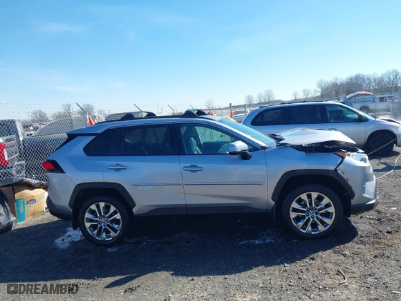 2021 Toyota RAV4 XLE Premium with VIN 2T3C1RFVXMC148497, listed as a IAAI auction lot 41695642 with 36,056 mi miles. Bid and sale history available at carsss.com. Image 13.