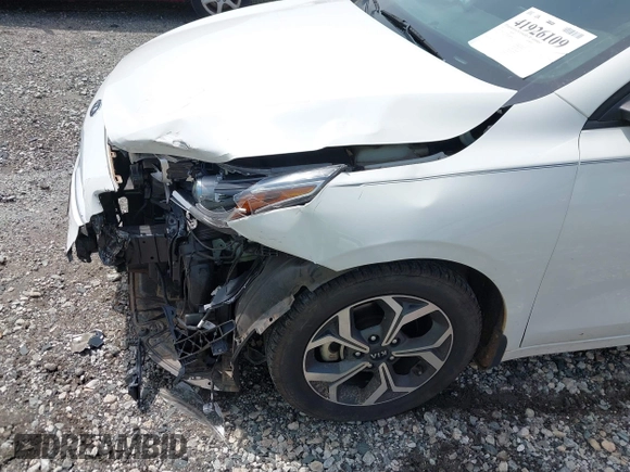 2021 Kia Forte FE z VIN 3KPF24AD5ME335331, wystawiony jako IAAI lot #41926109 z przebiegiem 87 354 mil mil oraz . Historia ofert i sprzedaży dostępna na DreamBid. Obrazek 6.