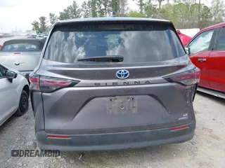 2024 Toyota Sienna LE with VIN 5TDKRKEC5RS202419, listed as a IAAI auction lot 41876213 with 14,986 mi miles. Bid and sale history available at carsss.com. Image 16.