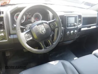 2019 Ram 1500 Tradesman z VIN 3C6JR6DGXKG502184, wystawiony jako IAAI lot #42524439 z przebiegiem 98 494 mil mil oraz . Historia ofert i sprzedaży dostępna na DreamBid. Obrazek 14.