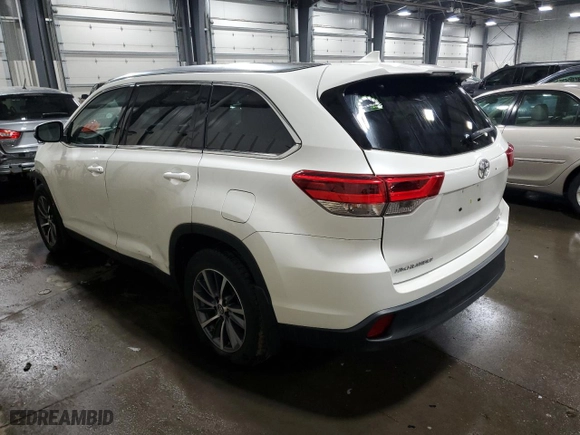 2019 Toyota Highlander SE with VIN 5TDJZRFH6KS564781, listed as a Copart auction lot 49109065 with 90,282 mi miles and Salvage Title. Bid and sale history available at carsss.com. Image 2.