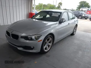 2013 BMW 3 Series 328i z VIN WBA3A5G58DNP18975, wystawiony jako IAAI lot #42401081 z przebiegiem 133 315 mil mil oraz . Historia ofert i sprzedaży dostępna na DreamBid. Obrazek 2.