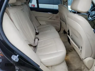 2015 BMW X5 xDrive35i z VIN 5UXKR0C58F0K60935, wystawiony jako Copart lot #50938855 z przebiegiem 129 232 mil mil oraz Czysty tytuł • Clean title. Historia ofert i sprzedaży dostępna na DreamBid. Obrazek 10.