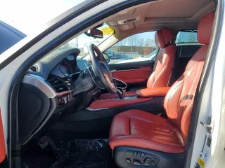 2016 BMW X6 xDrive50i z VIN 5UXKU6C55G0R34428, wystawiony jako Copart lot #46083635 z przebiegiem 138 848 mil mil oraz Czysty tytuł • Clean title. Historia ofert i sprzedaży dostępna na DreamBid. Obrazek 7.
