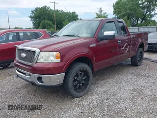 2006 Ford F-150 XLT z VIN 1FTPX14566FA55886, wystawiony jako IAAI lot #42636382 z przebiegiem 197 702 mil mil oraz . Historia ofert i sprzedaży dostępna na DreamBid. Obrazek 17.
