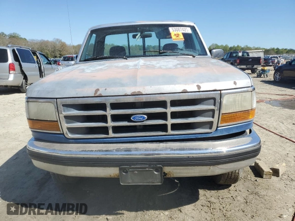 1993 Ford F-250 with VIN 2FTHF25H2PCA20717, listed as a Copart auction lot 53087425 with 246,044 mi miles and Salvage Title. Bid and sale history available at carsss.com. Image 5.