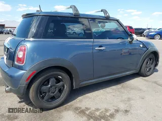 2010 MINI Hardtop with VIN WMWMF3C52ATZ25692, listed as a IAAI auction lot 42228774 with 137,827 mi miles and . Bid and sale history available at DreamBid. Image 4.