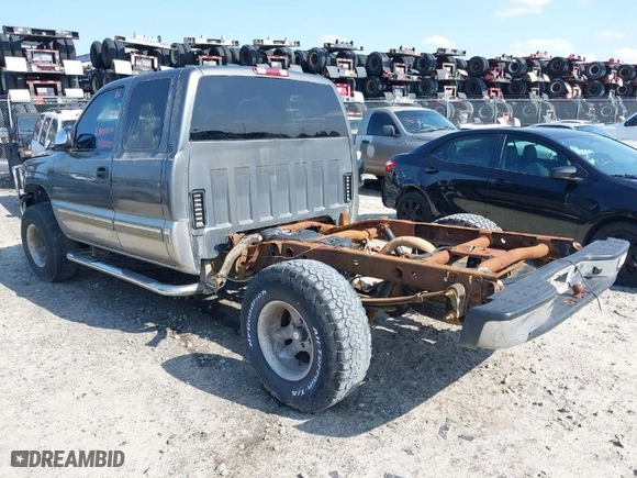 2001 Chevrolet Silverado 1500 LS with VIN 1GCEK19T91E248237, listed as a IAAI auction lot 41915406 with 1 mi miles. Bid and sale history available at carsss.com. Image 3.