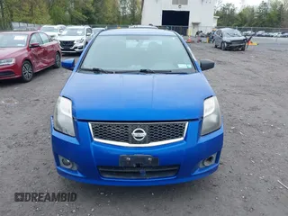 2011 Nissan Sentra SE-R z VIN 3N1BB6AP1BL606935, wystawiony jako IAAI lot #42233917 z przebiegiem 204 941 mil mil oraz . Historia ofert i sprzedaży dostępna na DreamBid. Obrazek 6.