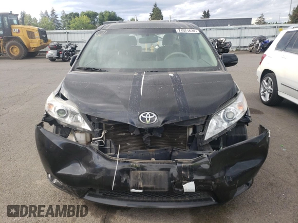 2011 Toyota Sienna XLE with VIN 5TDDK3DC1BS022039, listed as a Copart auction lot 71971634 with 121,100 mi miles and Salvage Title. Bid and sale history available at carsss.com. Image 5.