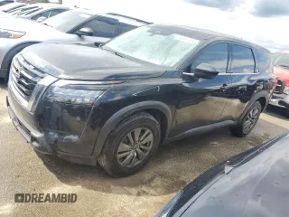 2023 Nissan Pathfinder S z VIN 5N1DR3AC9PC227807, wystawiony jako Copart lot #74005724 z przebiegiem 51 453 mil mil oraz Nie do naprawy • Non repairable. Historia ofert i sprzedaży dostępna na DreamBid. Obrazek 1.