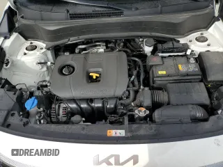 2022 Kia Seltos S z VIN KNDEUCAA6N7276779, wystawiony jako Copart lot #54263225 z przebiegiem 29 945 mil mil oraz Szkody całkowita. Historia ofert i sprzedaży dostępna na DreamBid. Obrazek 12.