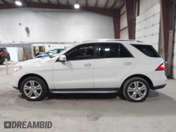 2015 Mercedes-Benz M 350 with VIN 4JGDA5HB3FA492815, listed as a IAAI auction lot 41976237 with 181,940 mi miles and . Bid and sale history available at carsss.com. Image 14.
