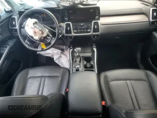 2022 Kia Sorento EX z VIN 5XYRH4LF9NG104561, wystawiony jako Copart lot #85367444 z przebiegiem 51 908 mil mil oraz Szkoda całkowita • Salvage title. Historia ofert i sprzedaży dostępna na DreamBid. Obrazek 8.