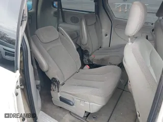 2006 Dodge Grand Caravan SXT with VIN 2D4GP44LX6R900332, listed as a IAAI auction lot 41915331 with 181,707 mi miles. Bid and sale history available at carsss.com. Image 8.