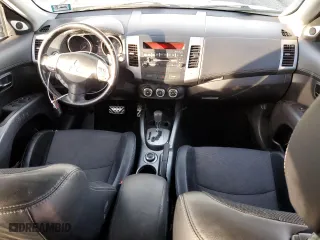 2010 Mitsubishi Outlander GT with VIN JA4JT5AX2AZ017197, listed as a Copart auction lot 82474664 with 116,954 mi miles and Clean Title. Bid and sale history available at carsss.com. Image 8.