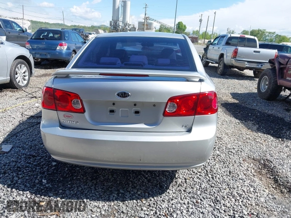 2008 Kia Optima LX z VIN KNAGE123385225909, wystawiony jako IAAI lot #42184219 z przebiegiem 118 300 mil mil oraz . Historia ofert i sprzedaży dostępna na DreamBid. Obrazek 16.