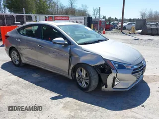 2020 Hyundai Elantra Value Edition z VIN 5NPD84LF8LH585046, wystawiony jako IAAI lot #42051545 z przebiegiem 35 822 mil mil oraz . Historia ofert i sprzedaży dostępna na DreamBid. Obrazek 1.