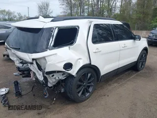 2018 Ford Explorer XLT with VIN 1FM5K8D81JGA17361, listed as a IAAI auction lot 41845265 with 105,891 mi miles and . Bid and sale history available at carsss.com. Image 4.
