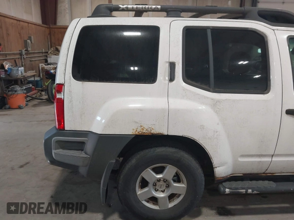 2007 Nissan Xterra SE z VIN 5N1AN08WX7C504137, wystawiony jako IAAI lot #42555326 z przebiegiem 176 908 mil mil oraz . Historia ofert i sprzedaży dostępna na DreamBid. Obrazek 12.
