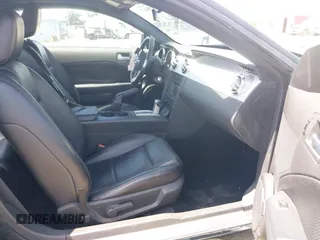 2006 Ford Mustang Standard with VIN 1ZVFT80N065182187, listed as a IAAI auction lot 42453637 with Not provided miles and . Bid and sale history available at DreamBid. Image 5.