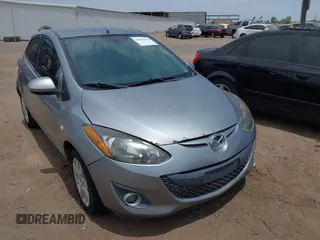 2013 Mazda 2 Touring z VIN JM1DE1LY5D0161556, wystawiony jako IAAI lot #42393636 z przebiegiem 151 792 mil mil oraz . Historia ofert i sprzedaży dostępna na DreamBid. Obrazek 6.