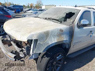 2010 Chevrolet Suburban LTZ with VIN 1GNUKKE3XAR172521, listed as a IAAI auction lot 40639731 with 0 mi miles. Bid and sale history available at carsss.com. Image 6.