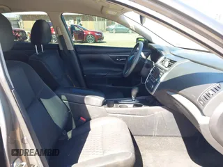 2018 Nissan Altima SR with VIN 1N4AL3AP5JC143900, listed as a IAAI auction lot 41750618 with 142,160 mi miles and . Bid and sale history available at carsss.com. Image 5.