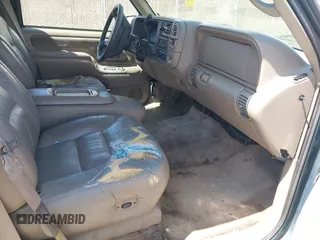 1997 Chevrolet Suburban with VIN 3GNFK16R1VG167865, listed as a IAAI auction lot 42147770 with 201,946 mi miles and . Bid and sale history available at DreamBid. Image 5.