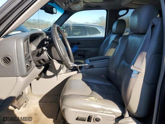 2004 Chevrolet Tahoe LT with VIN 1GNEK13T64J192494, listed as a Copart auction lot 46248415 with 261,039 mi miles and Salvage Title. Bid and sale history available at carsss.com. Image 7.