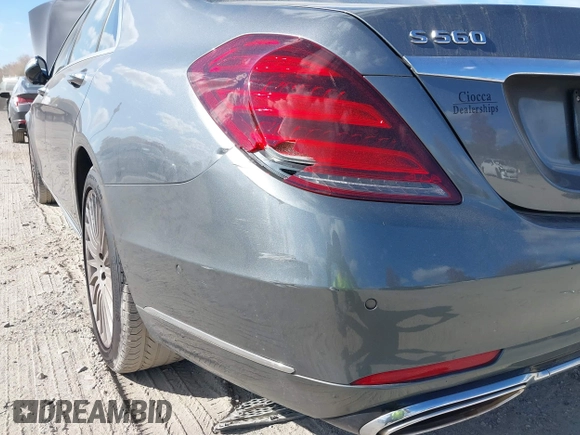 2018 Mercedes-Benz S 560 with VIN WDDUG8GB1JA399733, listed as a IAAI auction lot 40698553 with 82,838 mi miles and . Bid and sale history available at carsss.com. Image 6.