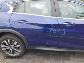 2018 Infiniti QX30 Luxury with VIN SJKCH5CR9JA047825, listed as a IAAI auction lot 40414723 with Not Provided miles and . Bid and sale history available at DreamBid. Image 6.