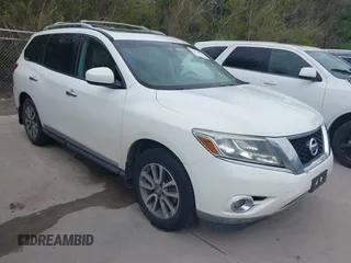 2013 Nissan Pathfinder SL z VIN 5N1AR2MM9DC665708, wystawiony jako IAAI lot #41916622 z przebiegiem 149 453 mil mil oraz . Historia ofert i sprzedaży dostępna na DreamBid. Obrazek 1.