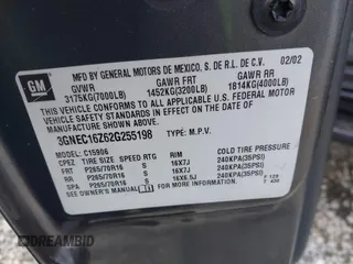 2002 Chevrolet Suburban LS z VIN 3GNEC16Z62G255198, wystawiony jako IAAI lot #42312829 z przebiegiem 192 459 mil mil oraz . Historia ofert i sprzedaży dostępna na DreamBid. Obrazek 9.