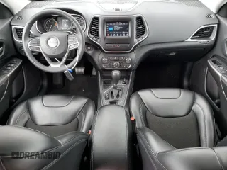 2020 Jeep Cherokee Latitude Plus z VIN 1C4PJLLB6LD552528, wystawiony jako Copart lot #54622145 z przebiegiem 65 438 mil mil oraz Szkoda całkowita • Salvage title. Historia ofert i sprzedaży dostępna na DreamBid. Obrazek 8.