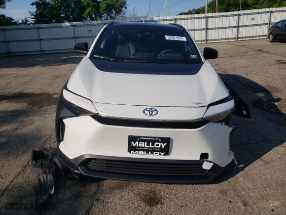 2024 Toyota bZ4X XLE with VIN JTMABACA9RA055806, listed as a Copart auction lot 58301524 with 1,341 mi miles and Salvage Title. Bid and sale history available at carsss.com. Image 5.