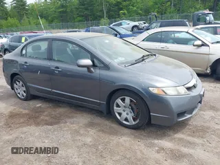 2009 Honda Civic LX z VIN 2HGFA16539H359904, wystawiony jako IAAI lot #42378116 z przebiegiem 202 184 mil mil oraz . Historia ofert i sprzedaży dostępna na DreamBid. Obrazek 1.