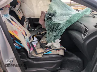 2019 Chevrolet Trax LT z VIN KL7CJLSBXKB869932, wystawiony jako Copart lot #50642715 z przebiegiem Nie podano mil oraz Szkoda całkowita • Salvage title. Historia ofert i sprzedaży dostępna na DreamBid. Obrazek 7.