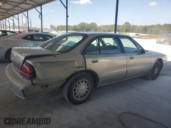 1998 Oldsmobile 88 LS z VIN 1G3HN52K4W4803377, wystawiony jako Copart lot #75638114 z przebiegiem 75 754 mil mil oraz Tytuł czysty. Historia ofert i sprzedaży dostępna na DreamBid. Obrazek 3.