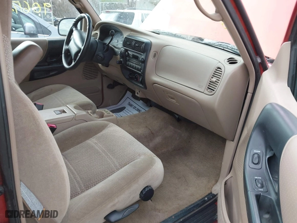 1998 Ford Ranger XLT with VIN 1FTYR11X7WPB02860, listed as a IAAI auction lot 41714168 with 90,617 mi miles. Bid and sale history available at carsss.com. Image 5.