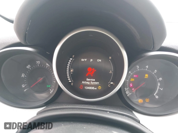 2016 FIAT 500X Lounge z VIN ZFBCFYDT0GP328541, wystawiony jako IAAI lot #42016388 z przebiegiem 134 806 mil mil oraz . Historia ofert i sprzedaży dostępna na DreamBid. Obrazek 7.