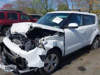 2016 Kia Soul z VIN KNDJN2A29G7256799, wystawiony jako IAAI lot #42097796 z przebiegiem 85 118 mil mil oraz . Historia ofert i sprzedaży dostępna na DreamBid. Obrazek 2.
