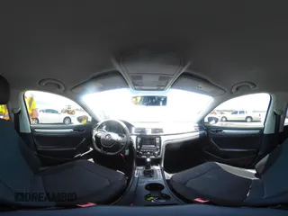 2016 Volkswagen Passat S z VIN 1VWAT7A33GC056162, wystawiony jako IAAI lot #42476725 z przebiegiem 88 872 mil mil oraz . Historia ofert i sprzedaży dostępna na DreamBid. Obrazek 20.